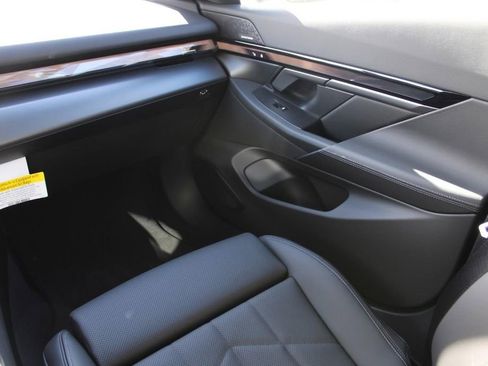 Used 2024 BMW i5 eDrive40i w/ Premium Package image 10