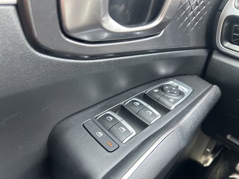 Used 2021 Kia Sorento LX image 15