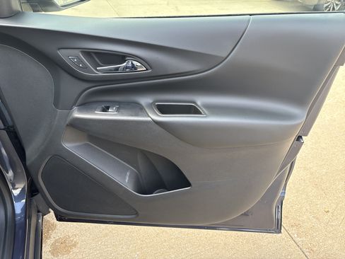 Used 2019 Chevrolet Equinox LT FWD image 17