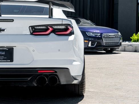 Used 2021 Chevrolet Camaro ZL1 RWD image 12