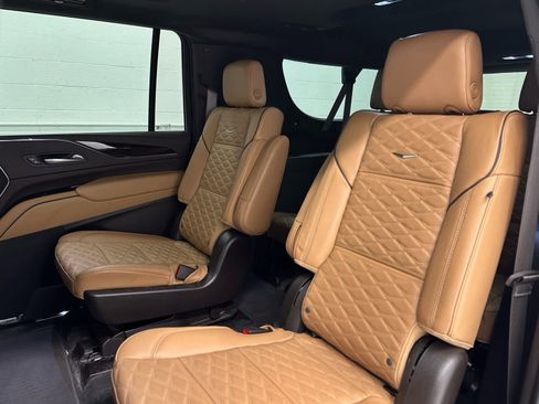 Used 2024 Cadillac Escalade ESV Sport w/ LPO, ONYX Package image 16