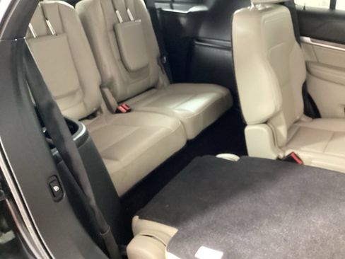 Used 2018 Ford Explorer Limited w/ Equipment Group 301A AWD/4WD image 28