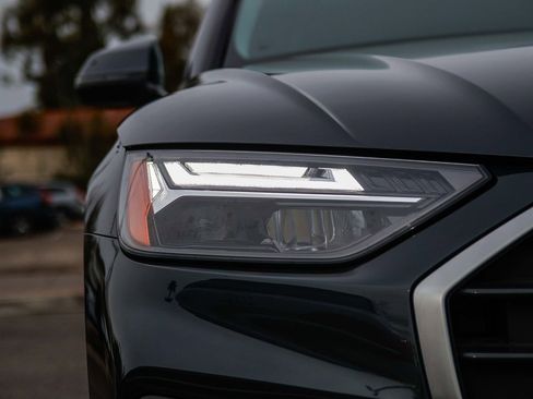 Used 2023 Audi Q5 2.0T Premium w/ Convenience Package image 11