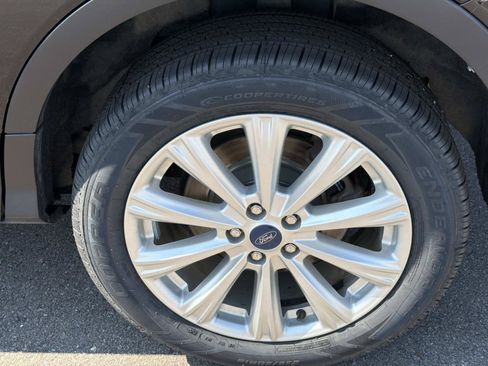 Used 2019 Ford Escape SEL FWD image 9