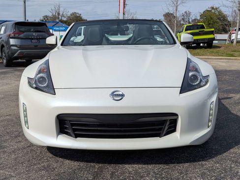 Used 2019 Nissan 370Z Touring image 9