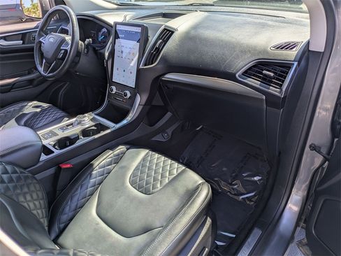 Used 2024 Ford Edge Titanium image 30
