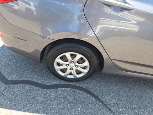 Used 2014 Hyundai Accent GLS FWD image 11