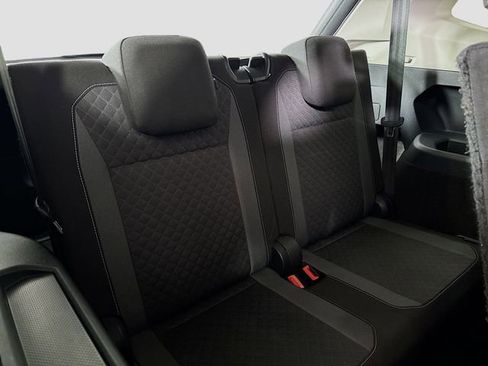 Used 2021 Volkswagen Tiguan S image 25