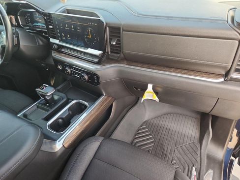 Used 2023 Chevrolet Silverado 1500 LT Trail Boss w/ LPO, Dark Essentials Package AWD/4WD image 27