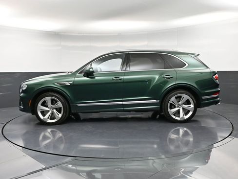 Used 2023 Bentley Bentayga AWD/4WD image 2