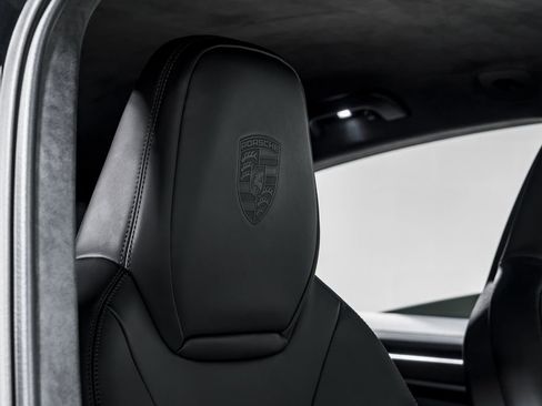 Used 2023 Porsche Cayenne GTS AWD/4WD image 40