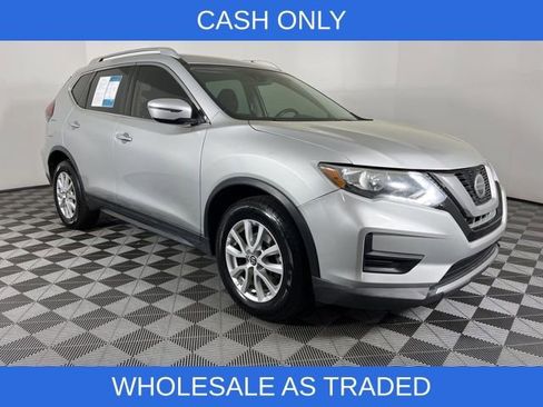 Used 2019 Nissan Rogue SV image 2