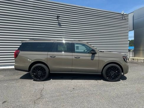 New 2027 Ford Expedition Platinum w/ Stealth Performance Package AWD/4WD image 2