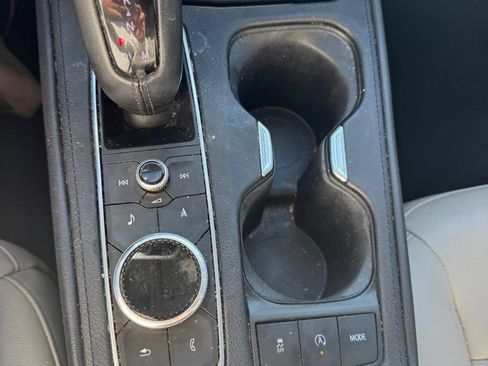 Used 2019 Cadillac XT4 Luxury w/ Cold Weather Package FWD image 12