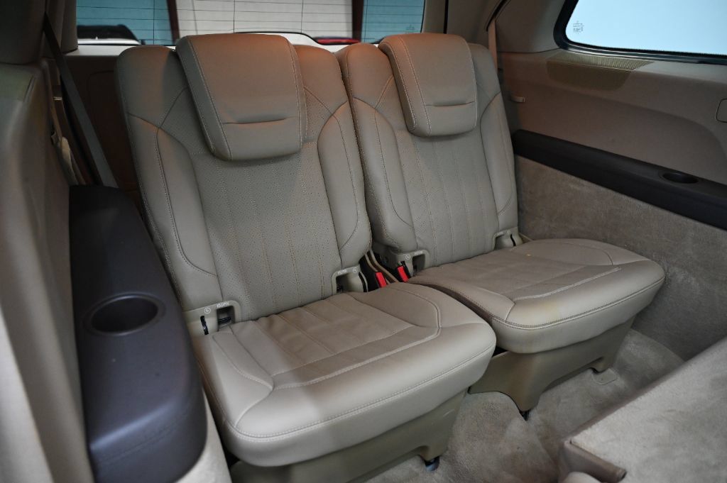 Used 2016 Mercedes-Benz GL 320 BlueTEC 4MATIC w/ Premium I Package image 42