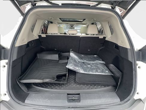 Used 2021 Nissan Rogue SL FWD image 17