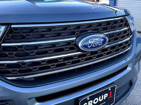 Used 2024 Ford Explorer XLT image 32