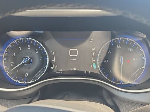 Used 2024 Chrysler Pacifica Touring-L FWD image 30