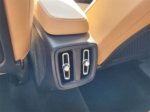 Used 2021 Volvo XC40 T5 Inscription image 8