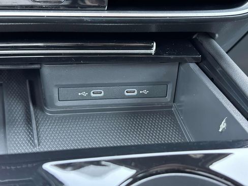 Used 2025 Volkswagen Atlas Cross Sport SEL R-Line image 21