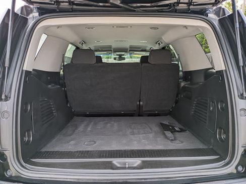 Used 2019 Chevrolet Tahoe LS RWD image 13