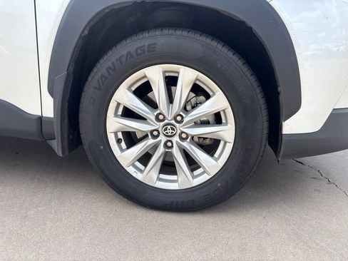 Used 2024 Toyota Corolla Cross LE AWD/4WD image 9