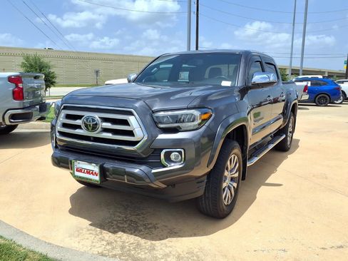 Used 2023 Toyota Tacoma Limited RWD image 4
