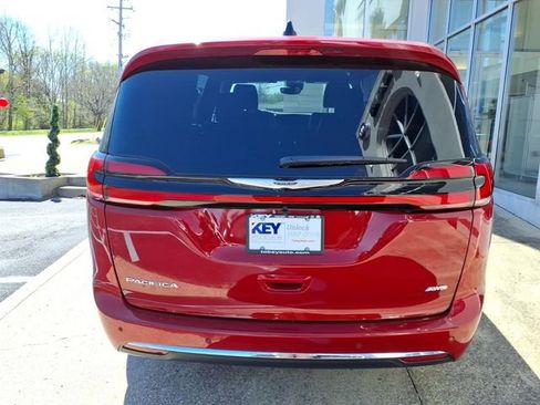 New 2026 Chrysler Pacifica Select AWD/4WD image 6