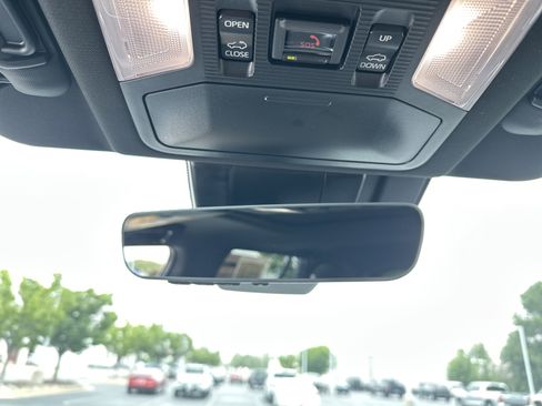 Used 2025 Toyota RAV4 XSE AWD/4WD image 27