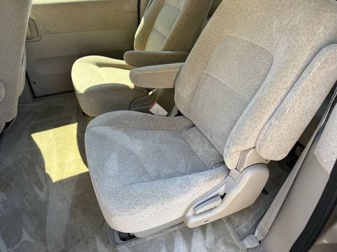 Used 2005 Kia Sedona FWD image 19