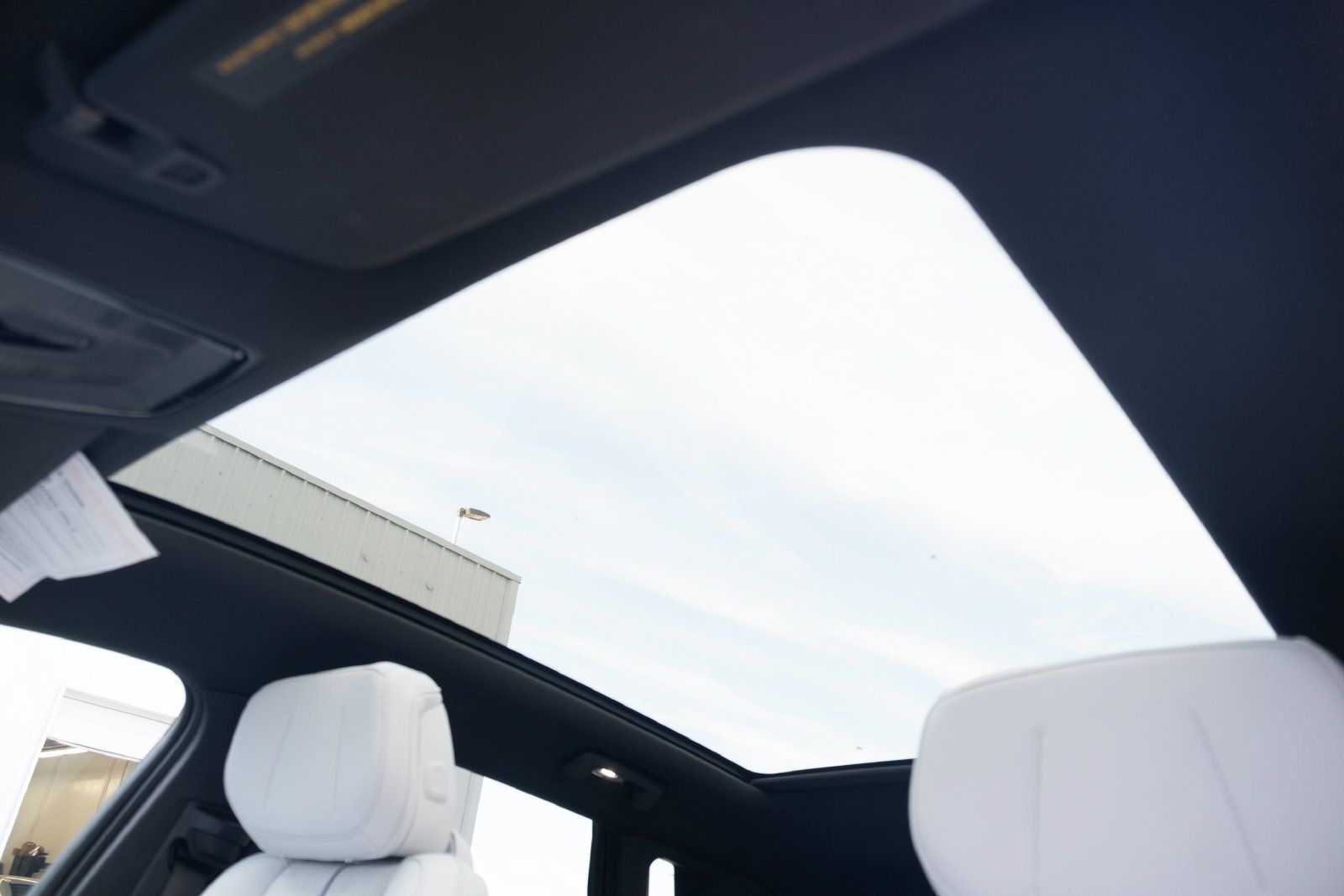 Used 2024 Cadillac Lyriq Luxury AWD/4WD image 12