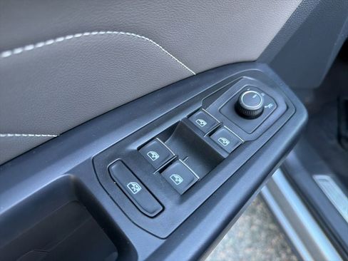 Used 2021 Volkswagen Atlas SE w/ Panoramic Sunroof Package AWD/4WD image 12