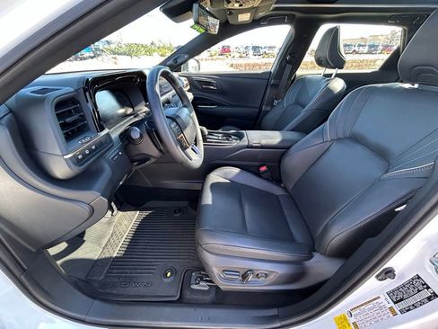 Used 2025 Toyota Crown Signia AWD/4WD image 12