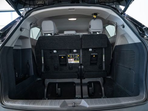 Used 2024 Toyota Sienna XLE image 36