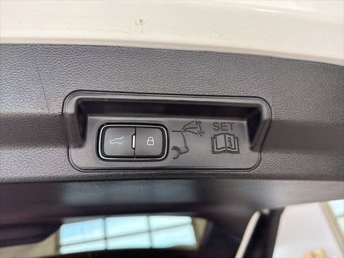 Used 2022 Ford Explorer Limited w/ Class IV Trailer Tow Package AWD/4WD image 20