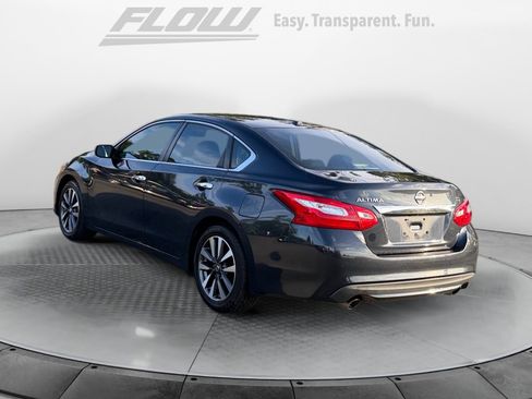 Used 2017 Nissan Altima 2.5 SV FWD image 6