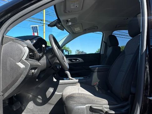 Used 2018 Chevrolet Traverse LS FWD image 11