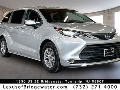 Used 2021 Toyota Sienna XLE
