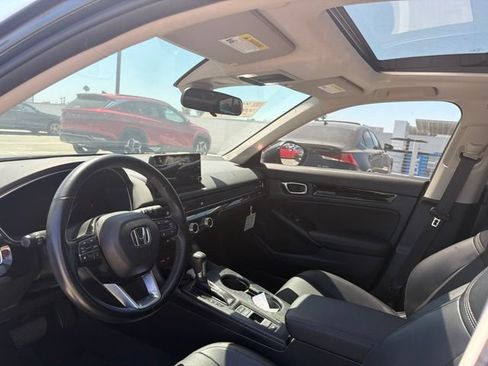 Used 2023 Honda Civic EX-L image 3
