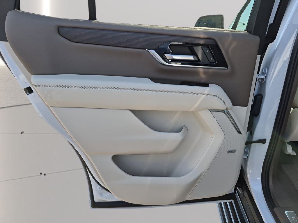 New 2026 GMC Yukon Denali w/ Denali Reserve Package AWD/4WD image 32