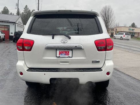 Used 2015 Toyota Sequoia Platinum image 4