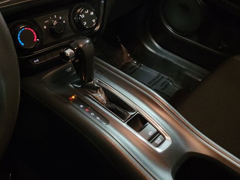 Used 2020 Honda HR-V LX image 30