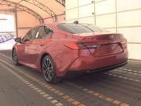 Used 2025 Toyota Camry XLE FWD image 5