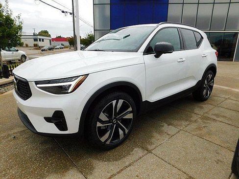 New 2026 Volvo XC40 B5 Ultra w/ Climate Package AWD/4WD image 11