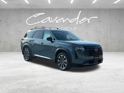 New 2026 Nissan Pathfinder Platinum FWD image 2