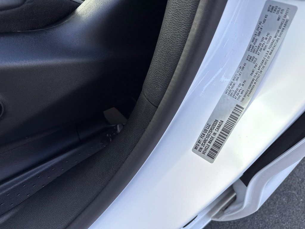 Used 2025 Chrysler Pacifica Limited FWD image 41