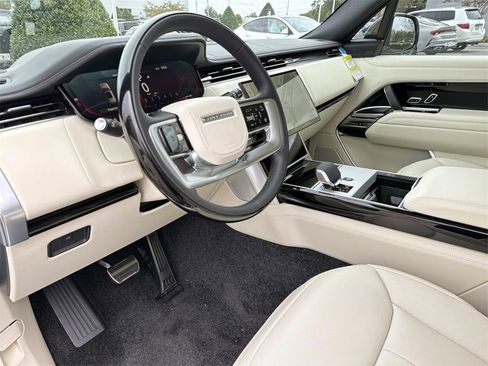New 2025 Land Rover Range Rover SE image 20
