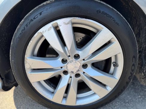 Used 2011 Mercedes-Benz E 350 BlueTEC Sedan image 28