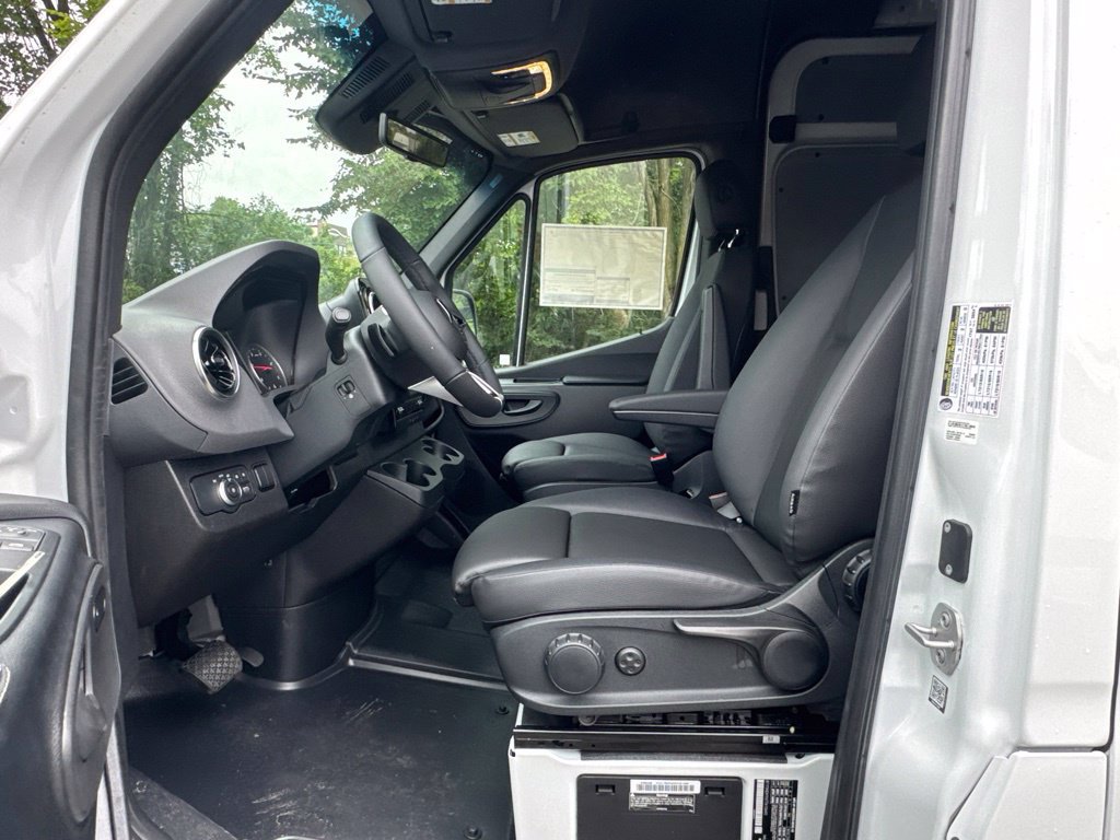New 2026 Mercedes-Benz Sprinter 3500 image 9