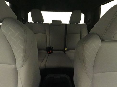 Certified 2024 Toyota Tacoma SR5 AWD/4WD image 32